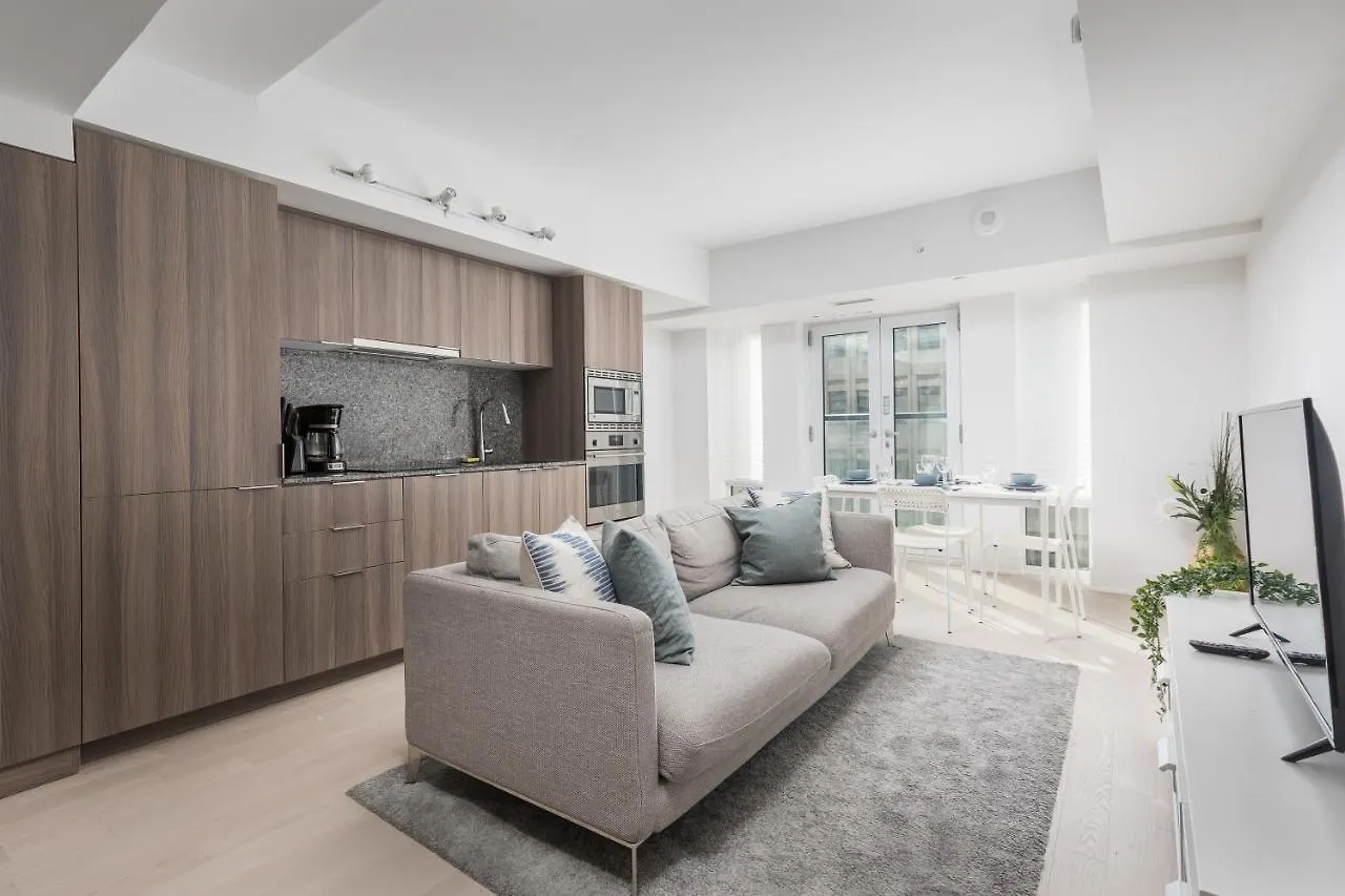 Upscale & Modern 1Bd + Den In Heart Of Downtown! Apartment Toronto